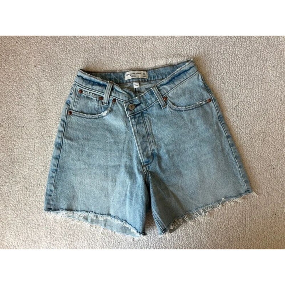 Abercrombie & Fitch The Dad High Rise Shorts Curve Love 24 / 00